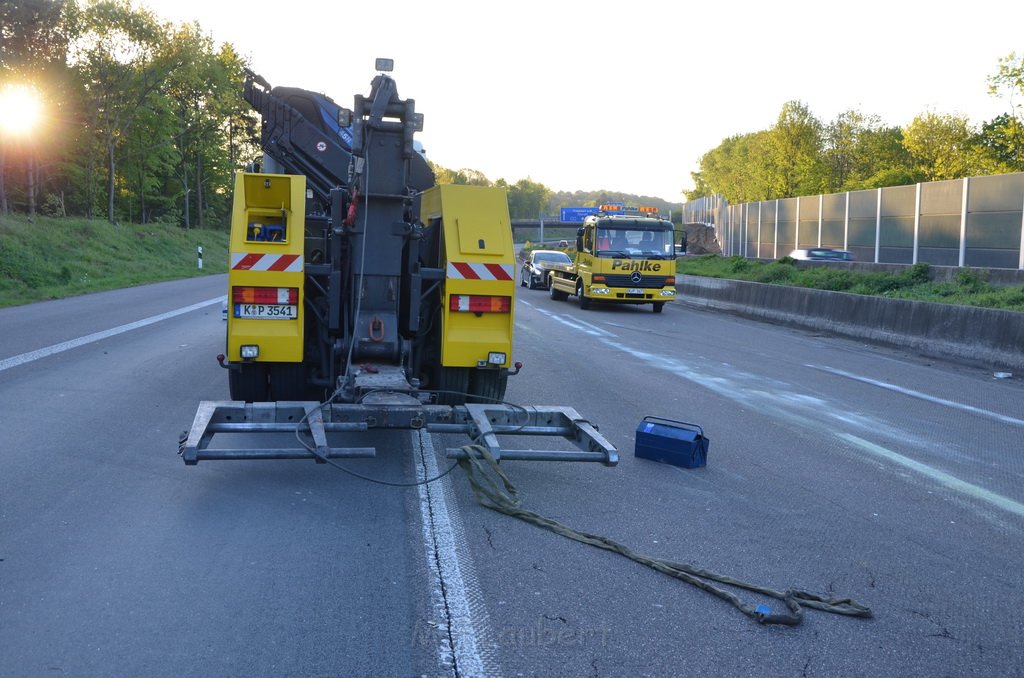 VU LKW umgestuerzt A 3 Rich Oberhausen Hoehe AS Koeln Koenigsforst P088.JPG - Miklos Laubert